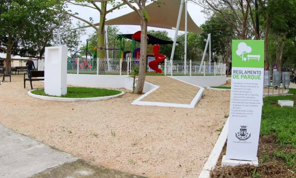 Servicios cerca de Fracc. Los Héroes: escuelas, compras y vida diaria